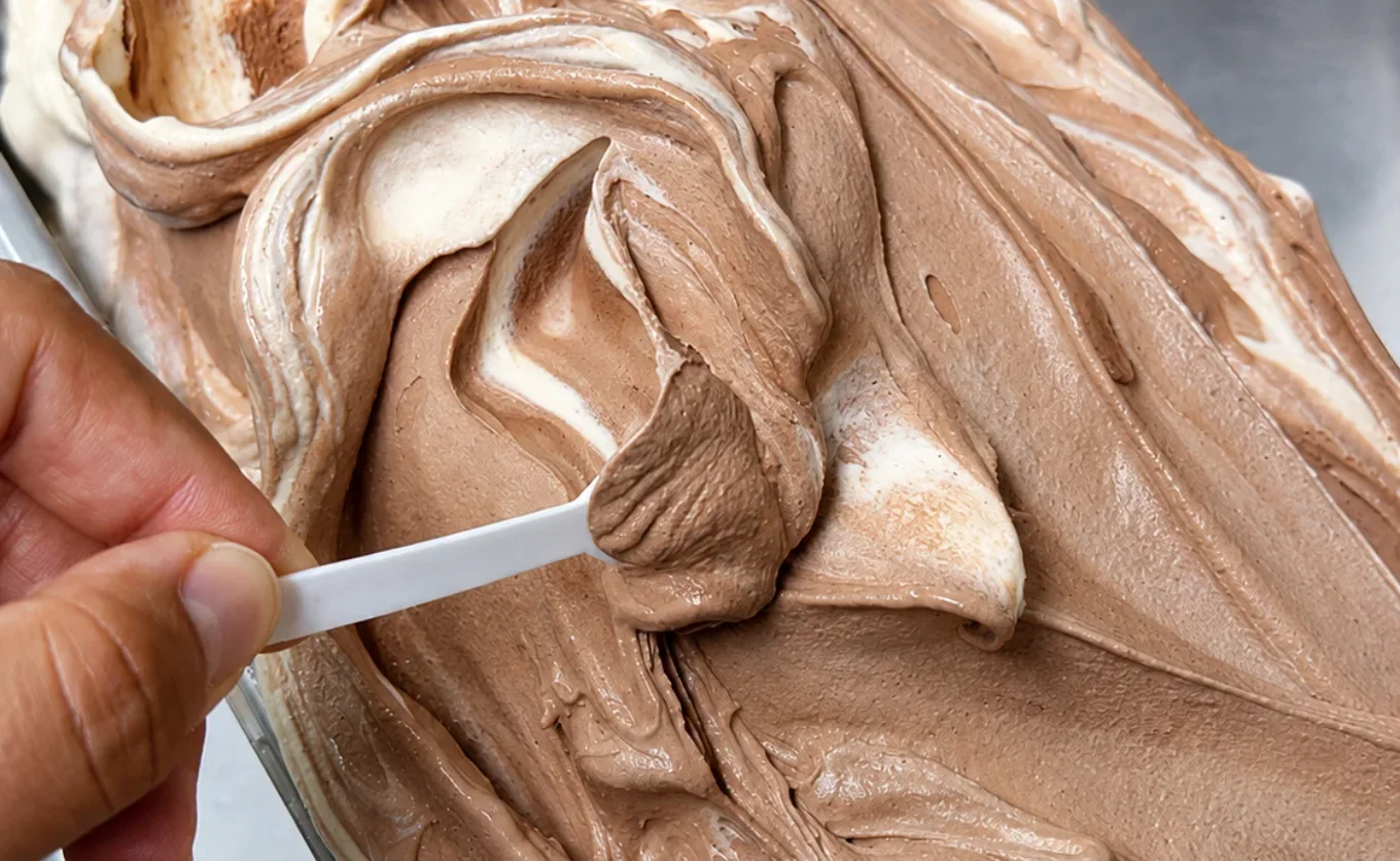 Taller de nixtamal criollo colaboró con emprendimiento de helados artesanales para crear un gelato de champurrado — Gastronomía en Monterrey, Nuevo León