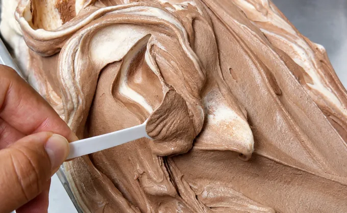 Taller de nixtamal criollo colaboró con emprendimiento de helados artesanales para crear un gelato de champurrado