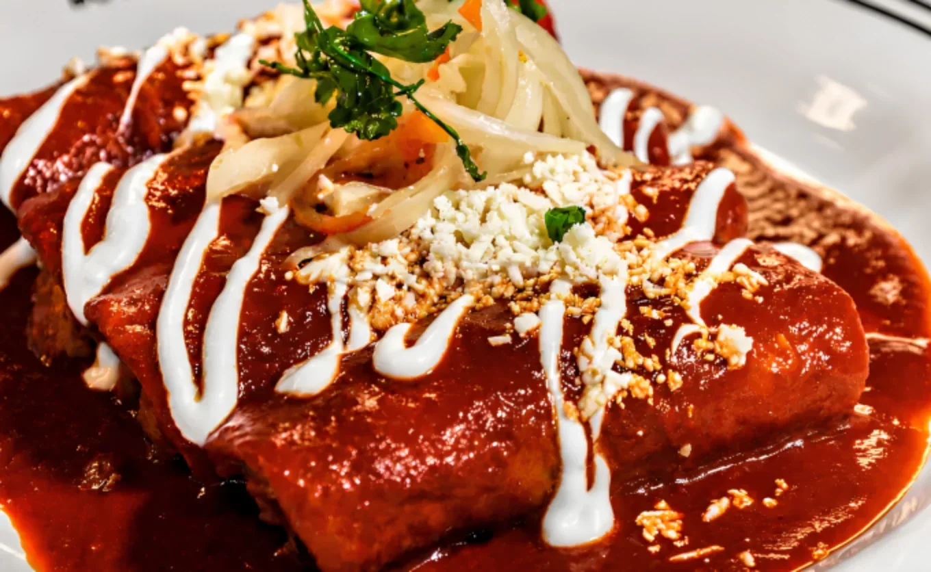 “Uno siempre vuelve a donde ha sido completamente feliz". El Chef Roberto Rodríguez nos cuenta su experiencia en uno de los nuevos restaurantes en SPG — Gastronomía en Monterrey, Nuevo León