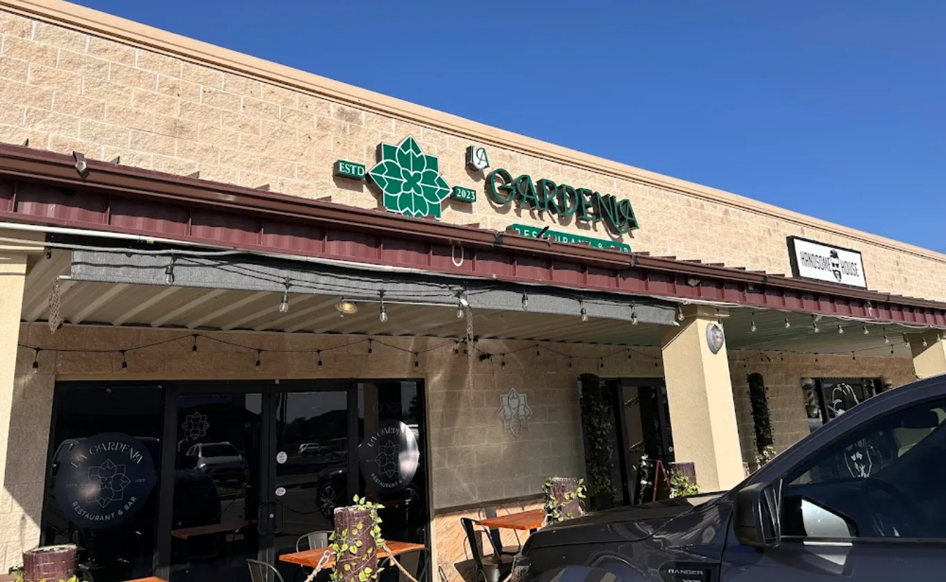 Hay un restaurante en Brownsville donde la cena puede convertirse en un plan para quedarse hasta tarde