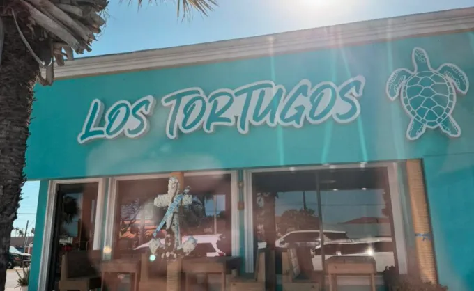 Este restaurante de mariscos en Port Isabel también es conocido por sus cheesecakes