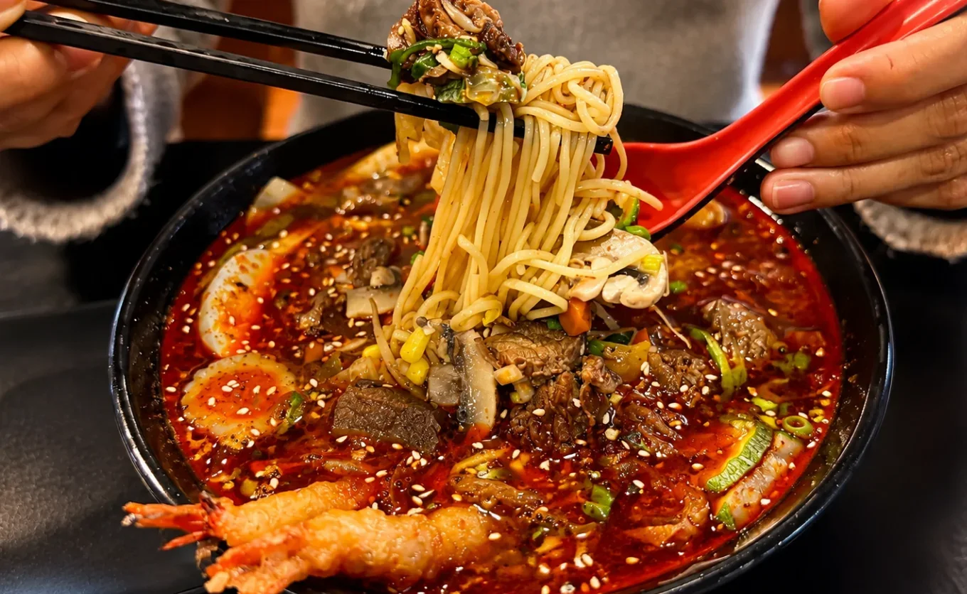“En Contry se ubica el restaurante japonés conocido por su ramen para compartir, de arrachera o camarón”: aquí la recomendación de Rubí de Hoyos de Foodorística — Gastronomía en Monterrey, Nuevo León