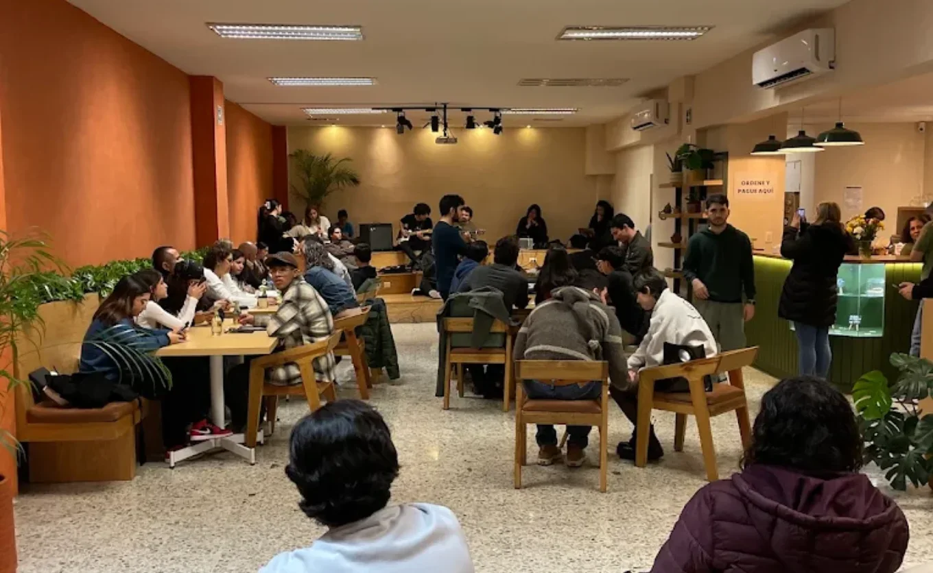 Los "open mic" llegaron para quedarse, cada vez más cafés se suman a esta iniciativa — Gastronomía en Monterrey, Nuevo León