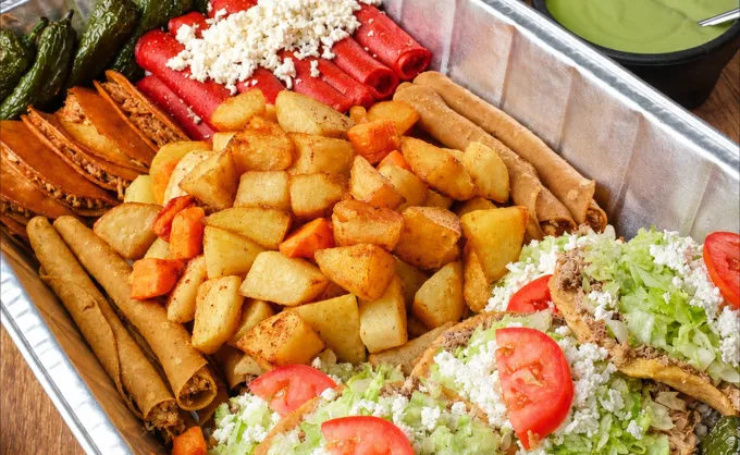 Las charolas de antojitos mexicanos favoritas de SNN — Gastronomía en Monterrey, Nuevo León