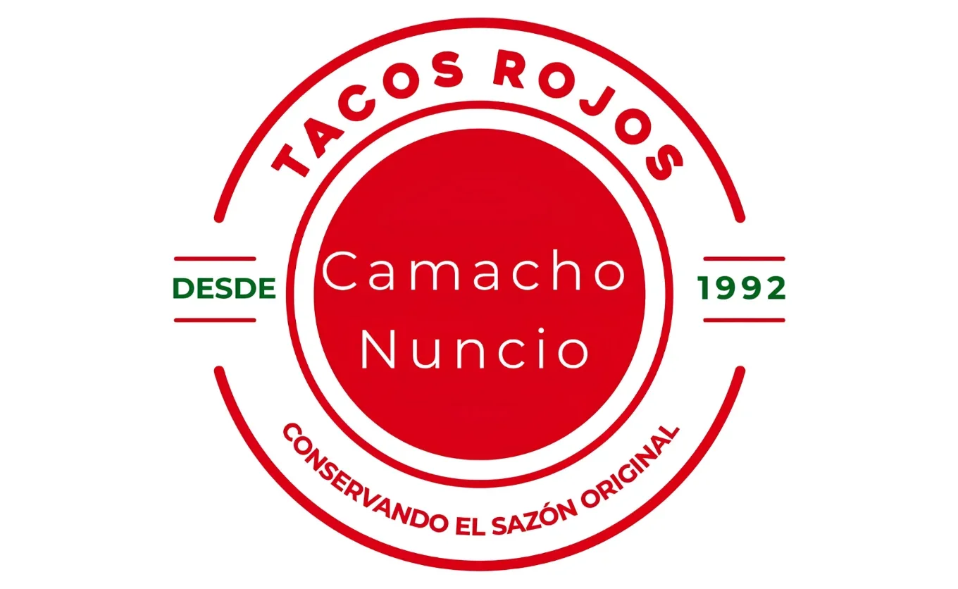 Taquerías icónicas. Camacho Nuncio: desde 1992 en SNN, su receta tiene más de 75 años, ofrecen tacos rojos asados al carbón, la gente dice que "no hay otros iguales"