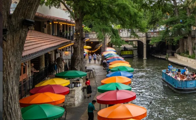 Este restaurante del River Walk lleva décadas abierto y ahora prepara una nueva forma de conocerlo — Gastronomía en Monterrey, Nuevo León