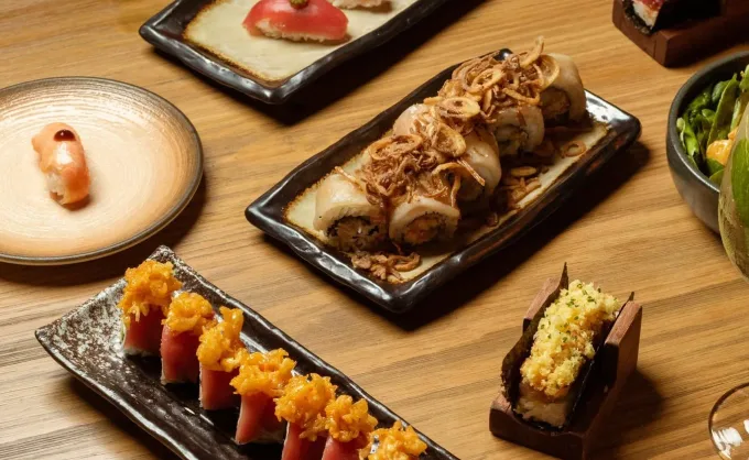 En SPG hay un spot de cocina japonesa tradicional conocido por su variedad de hand rolls, degustaciones como Sake flight y su ambiente casual-elegante