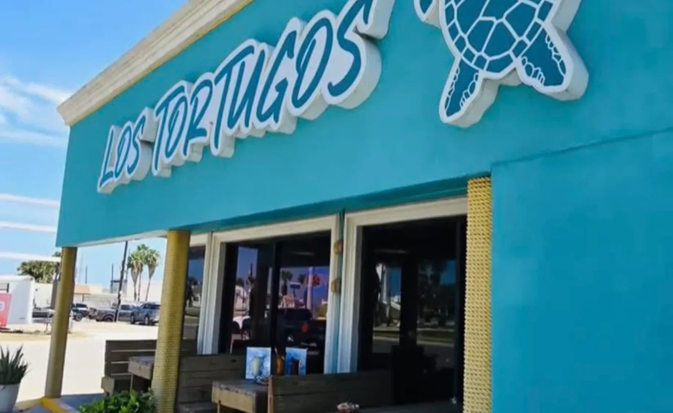 Este restaurante de mariscos en Port Isabel también es conocido por sus cheesecakes