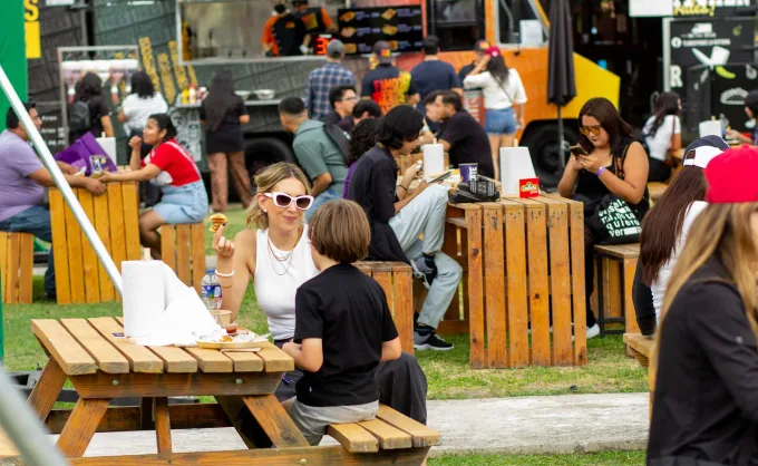 Parece que la agenda de octubre ya está a reventar, en los próximos días habrá 15+ festivales con variedad de comida, ¿realmente alcanza el hambre para tanto? — Gastronomía en Monterrey, Nuevo León