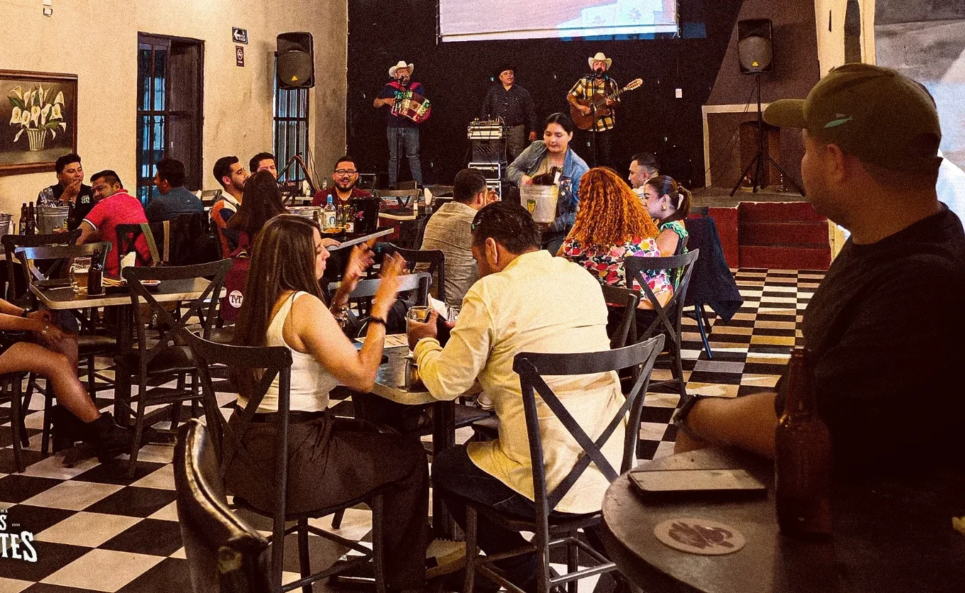 Habrá noche para solteros con música norteña y karaoke en Dos Nortes Cantina