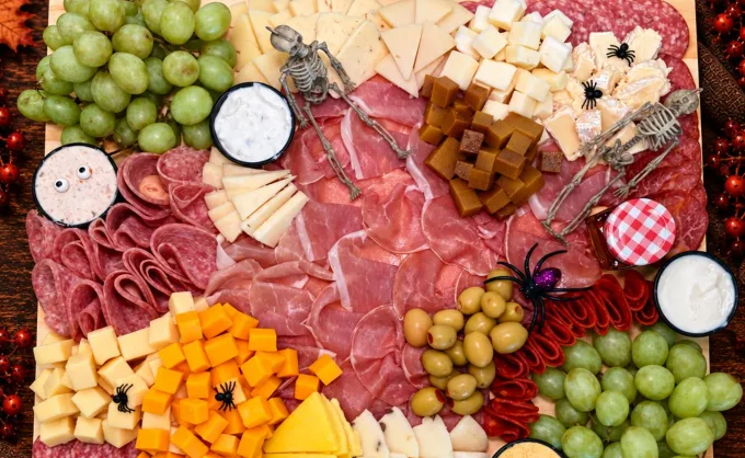 Sí existen las tablas de charcutería embrujadas: La Tabla Bien ya lanzó sus productos temáticos de Halloween — Gastronomía en Monterrey, Nuevo León