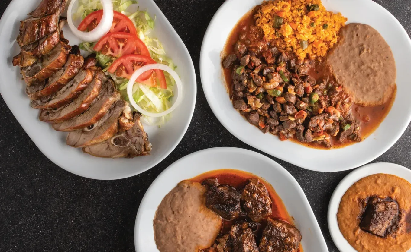 Desde 1971, este restaurante en MTY sirve cocina tradicional norteña, con cabrito al pastor, machacado, machitos y cortes de carne a la parrilla — Gastronomía en Monterrey, Nuevo León