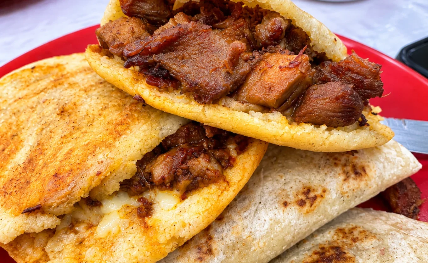 "Gorditas al momento, postres de maíz cosechado en familia y cocina regional sobre Carretera Nacional": Lu Valdez — Gastronomía en Monterrey, Nuevo León