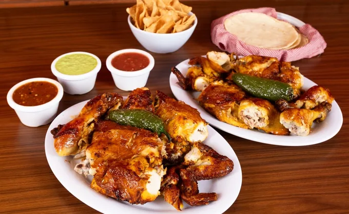 En época navideña es muy común comer pollo, aquí los favoritos de nuestros lectores: 3 asados y 3 fritos