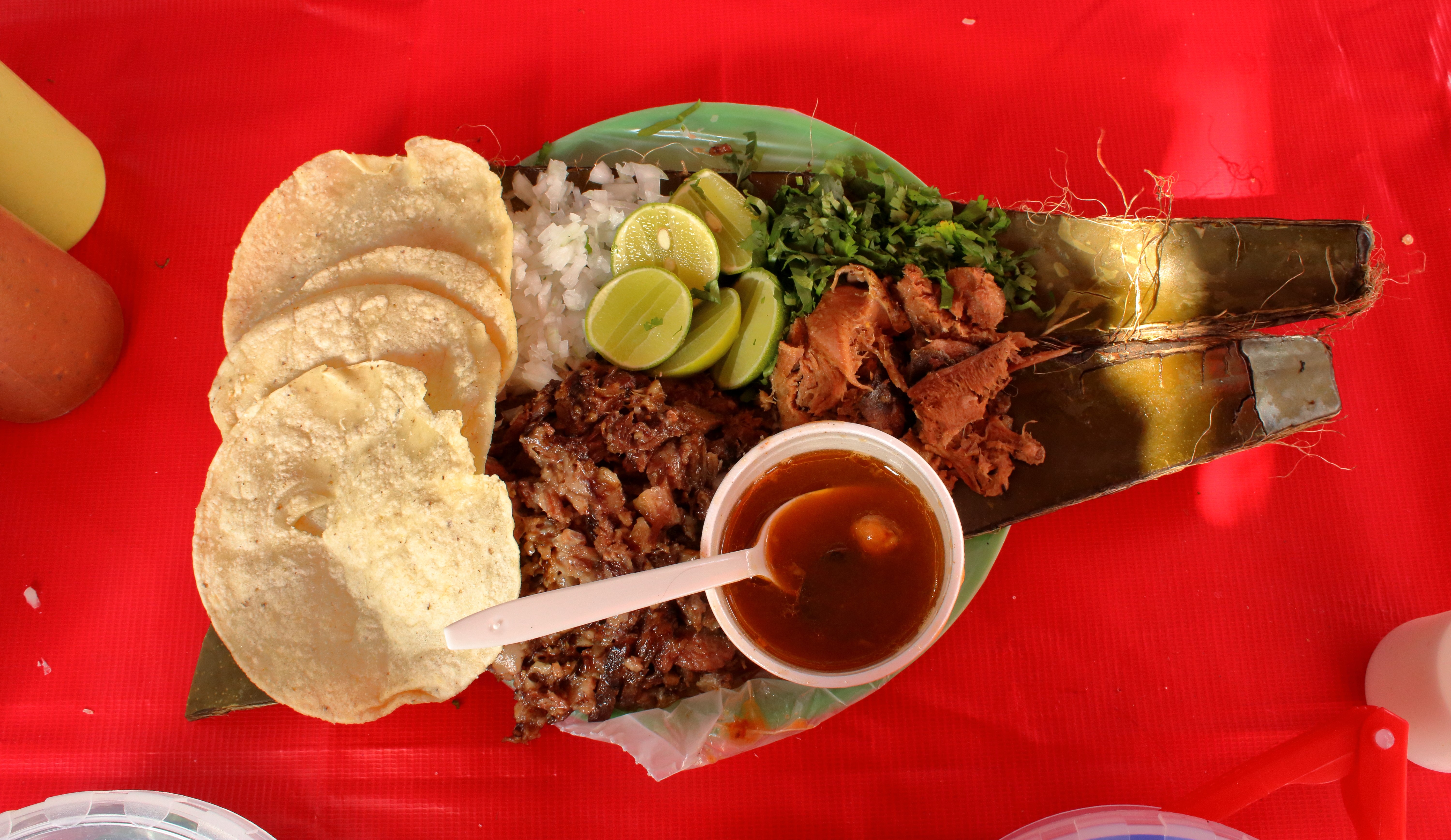  3 antojos mañaneros alrededor del Oxxo de Miravalle: Tortas Charly desde 2007, Tacos de guisados Las Ollitas y barbacoa al estilo Hidalgo