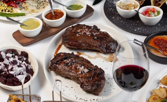 Para reuniones más íntimas: los salones privados siguen surgiendo dentro de restaurantes de lujo. Aquí 6 opciones en San Pedro