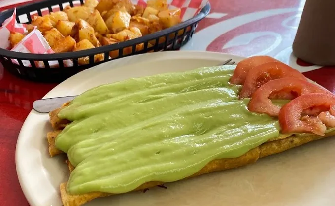 Héroes del servicio Coca-Cola. Flautas Don Mele: ganadores del reconocimiento "Trayectoria de Oro" y desde 1967 un bastión gastronómico en SNN - San Nicolás, Nuevo León