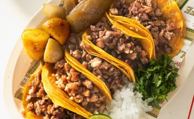 Carnicería Estrella en el Centrito: lechón, costilla, porkbelly, molleja y trompo de picaña. Abiertos hasta las 3:00 a.m. en fin de semana. ¿Ya fuiste?
