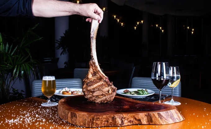 El restaurante que fusiona el ambiente familiar con el buffet y los cortes de carne al estilo del churrasco brasileño: Divina Carne. Aquí 5 razones para visitarlo
