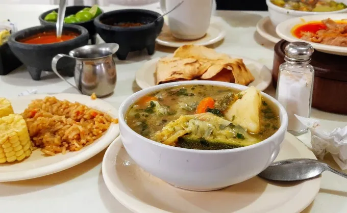 ¿Ya tienes plan este fin de semana? Aquí 7 opciones de restaurantes para visitar en Cola de Caballo.  Desde mariscos y tacos, hasta comida regional y parrilladas - Carretera, Nuevo León
